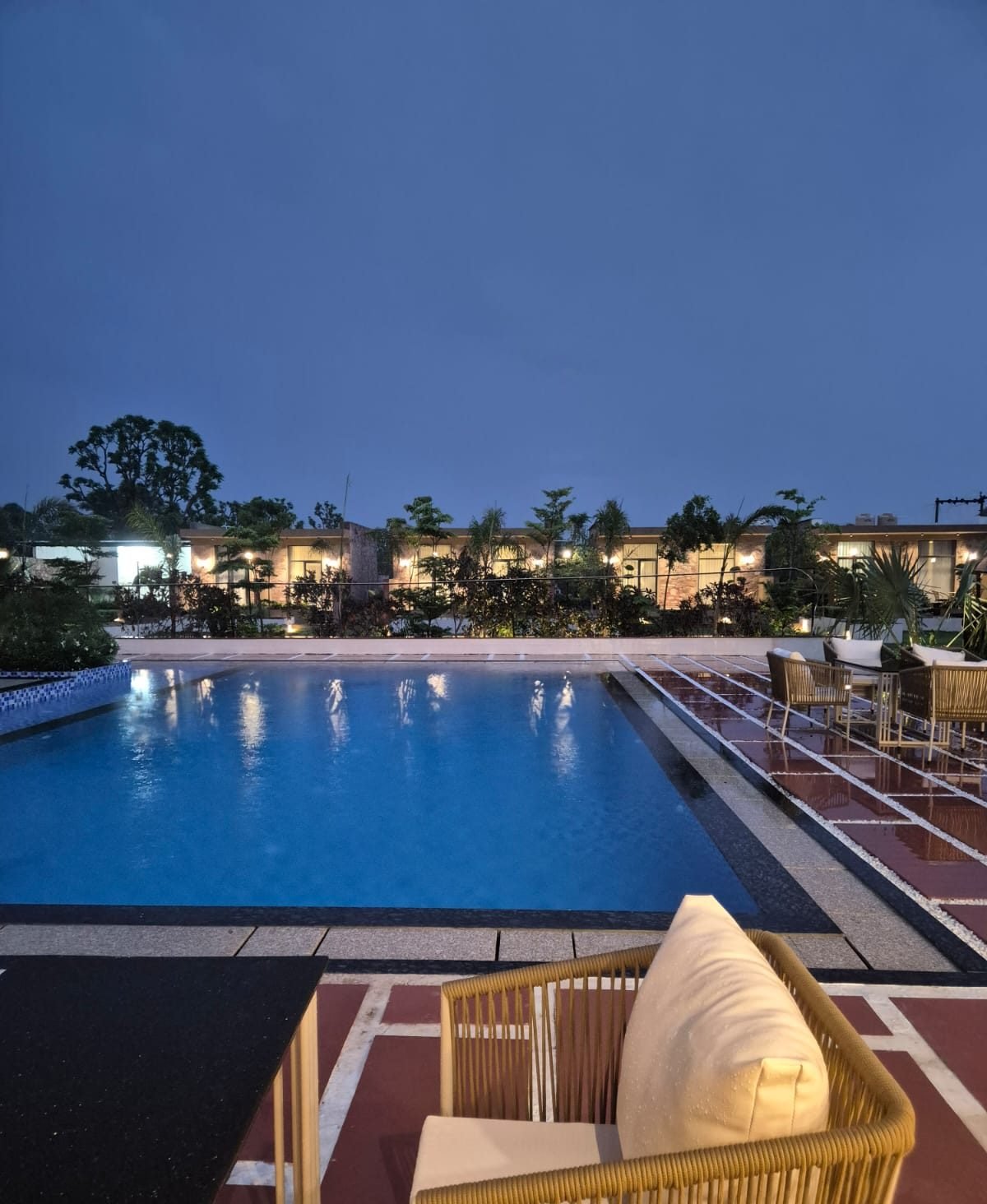 Dusk Lounge