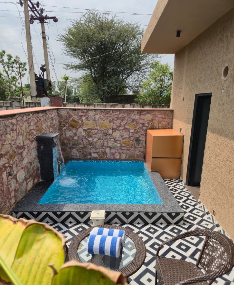 Plunge Pool Deck